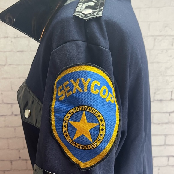 Torrid Sexy Cop Halloween Costume size 1X-2X - Picture 3 of 10